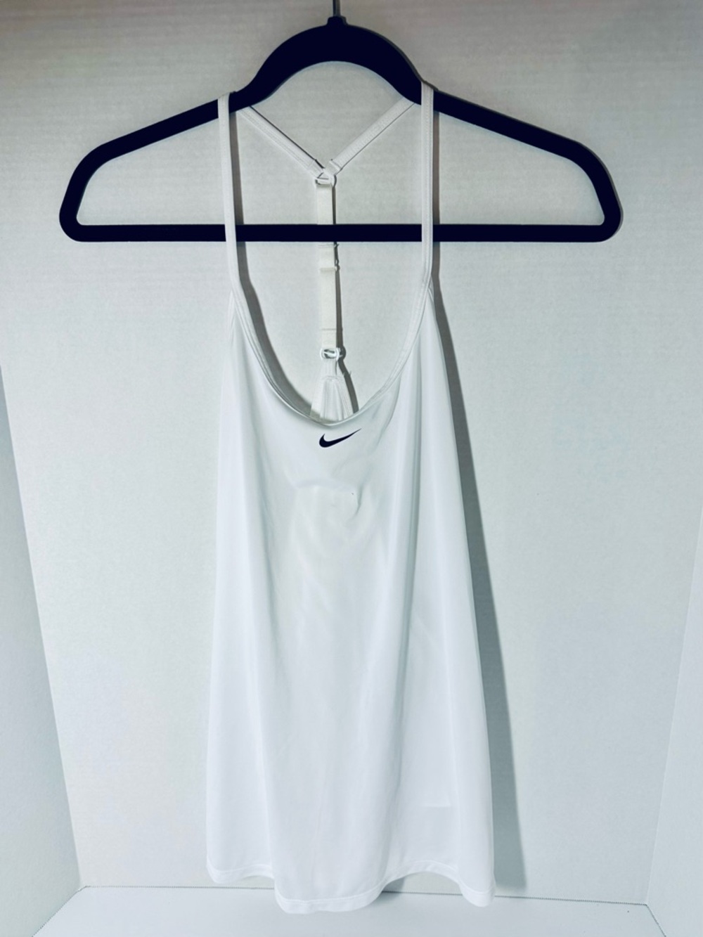 Nike Racerback Performance Tanks White Women’s Size XL P-P 21”